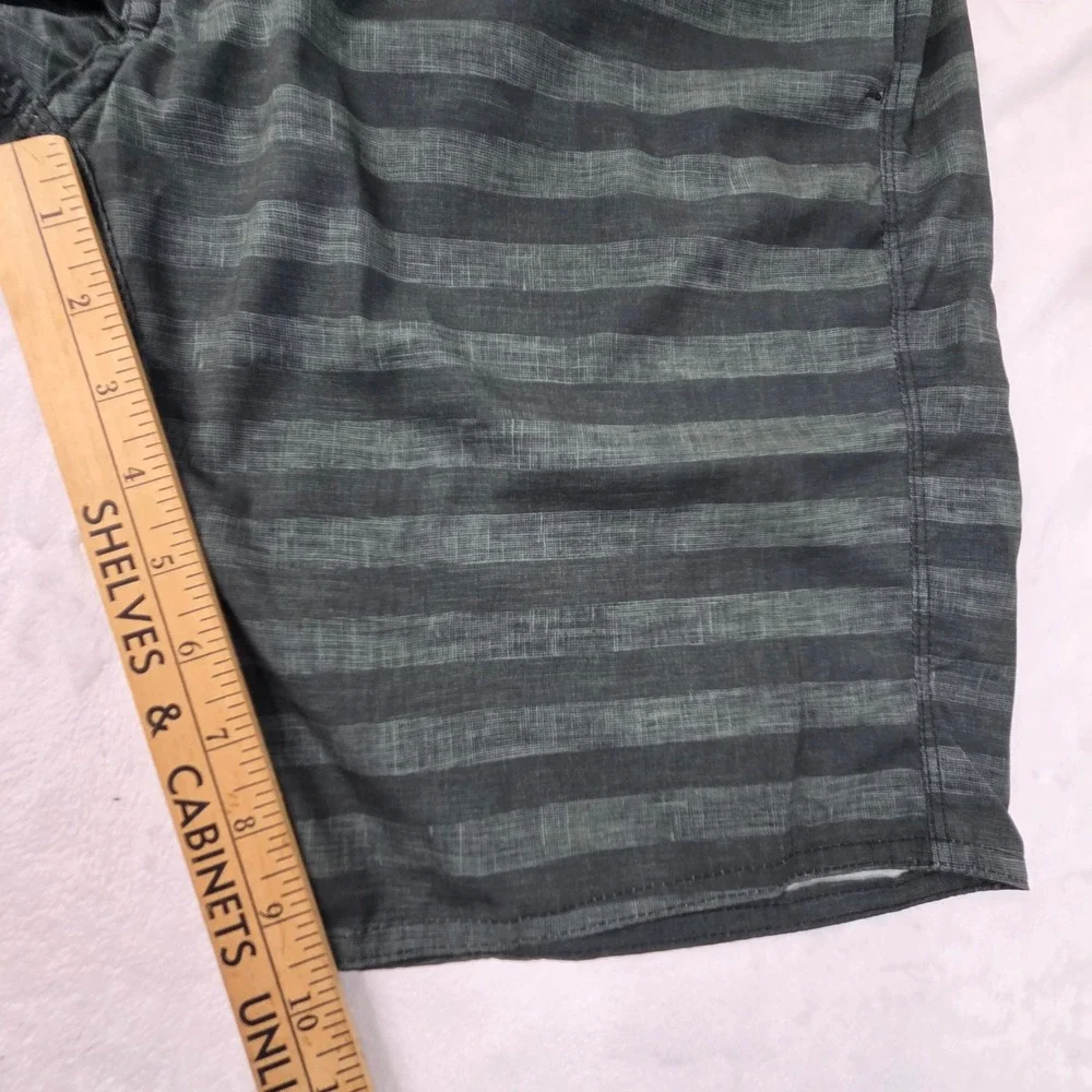 Reserva Shorts Mens 42 Green Excellent Striped Hybrid Board Shorts Stretch